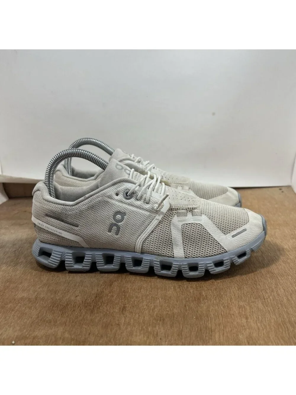 On Cloud 5 Womens Size 7.5 White Blue Athletic Running Walking Shoes Sneakers